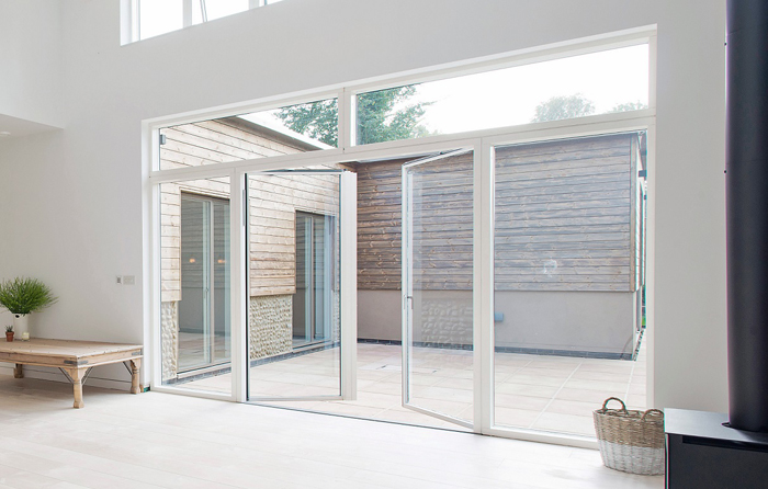 8213872-interior22-2_cropped_700px.jpg
